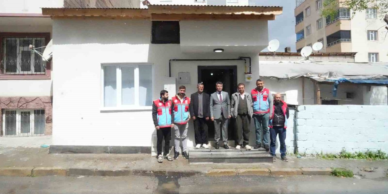 Muş’ta 3 engelli kardeşin yaşadığı ev yenilendi