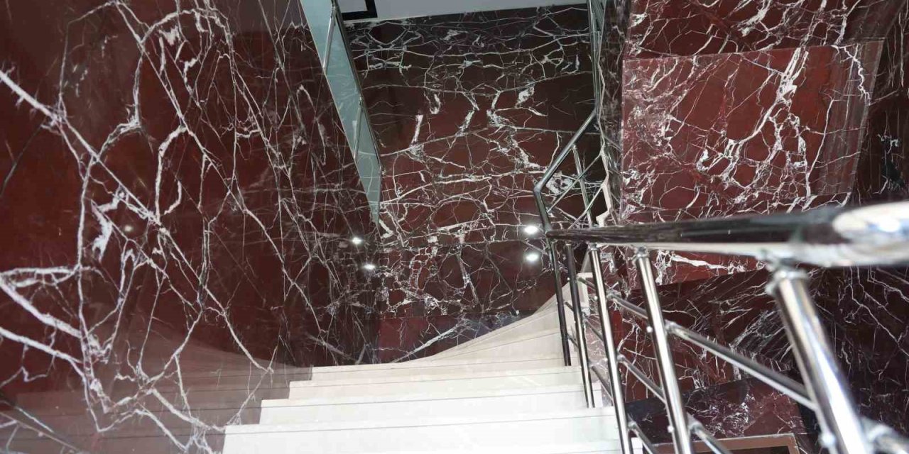 Alacakaya vişne mermeri, dünya çapında prestijli projelere değer katıyor