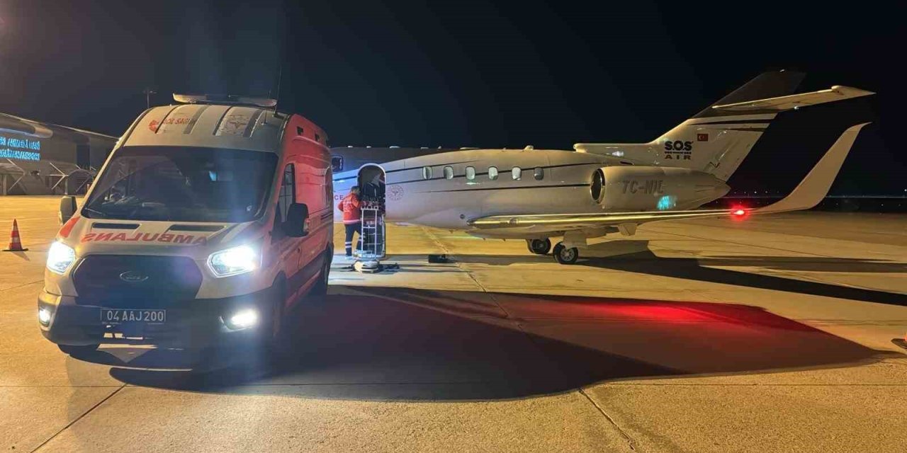 17 yaşındaki hasta ambulans uçakla Ankara'ya sevk edildi