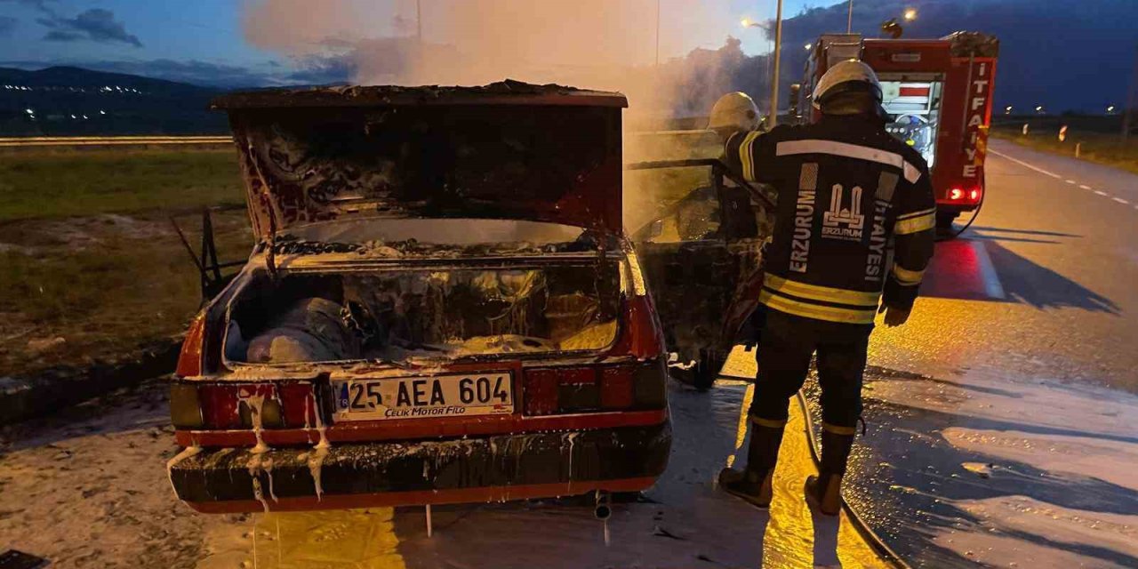 Erzurum’da araç yangını: itfaiye müdahale etti, araç kullanılmaz hale geldi