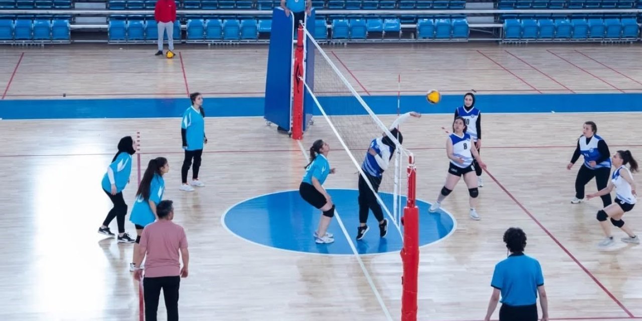 EBYÜ Bahar Şenlikleri kapsamında spor müsabakaları devam ediyor