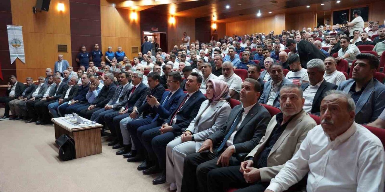 dıyaman Kahta Belediyesi, eski çarşı kentsel dönüşüm toplantısı düzenledi