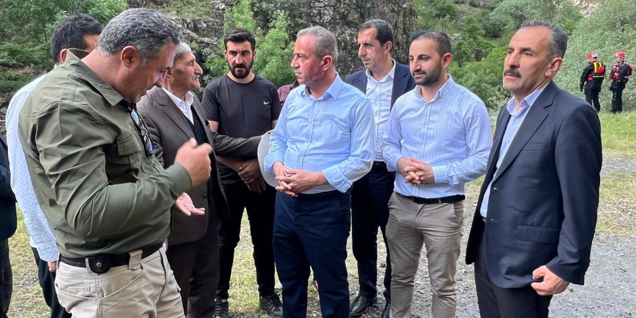 Zeydin Kaya, Avaşin’de kaybolan gencin ailesini ziyaret etti