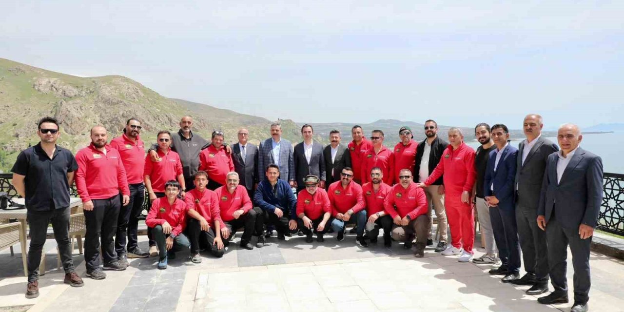 Bitlis ve Erzurum valileri Adilcevaz’ı ziyaret etti