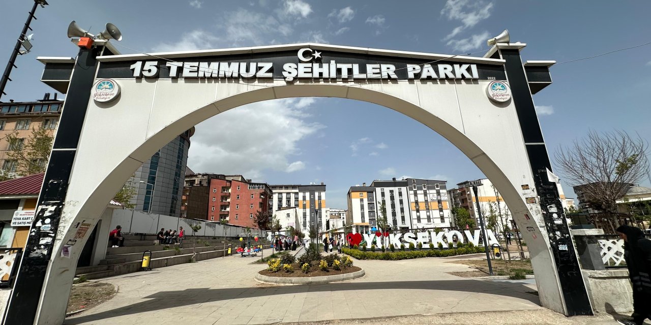 Yüksekova’da 15 Temmuz Şehitler Parkı’na yeni güvenlik kameraları kuruldu