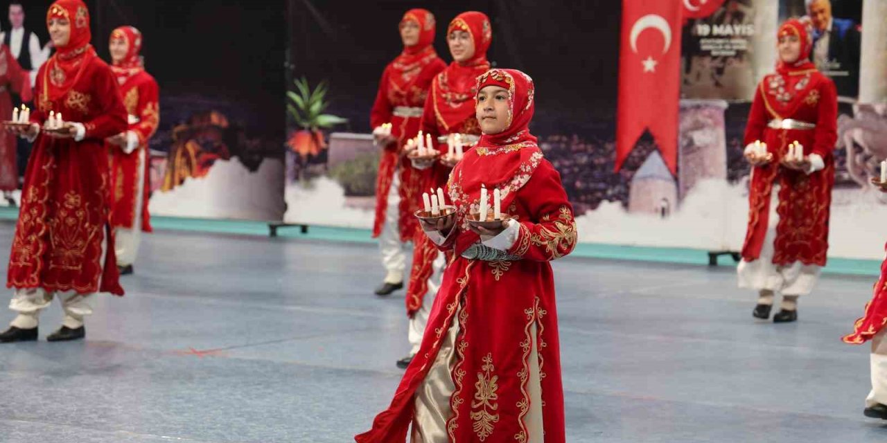 Elazığ’da halk oyunları coşkusu