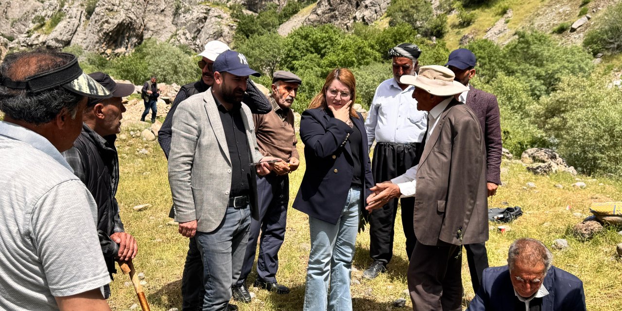 Kırmızıgül, Avaşin Deresi’ndeki arama çalışmalarını yerinde inceledi