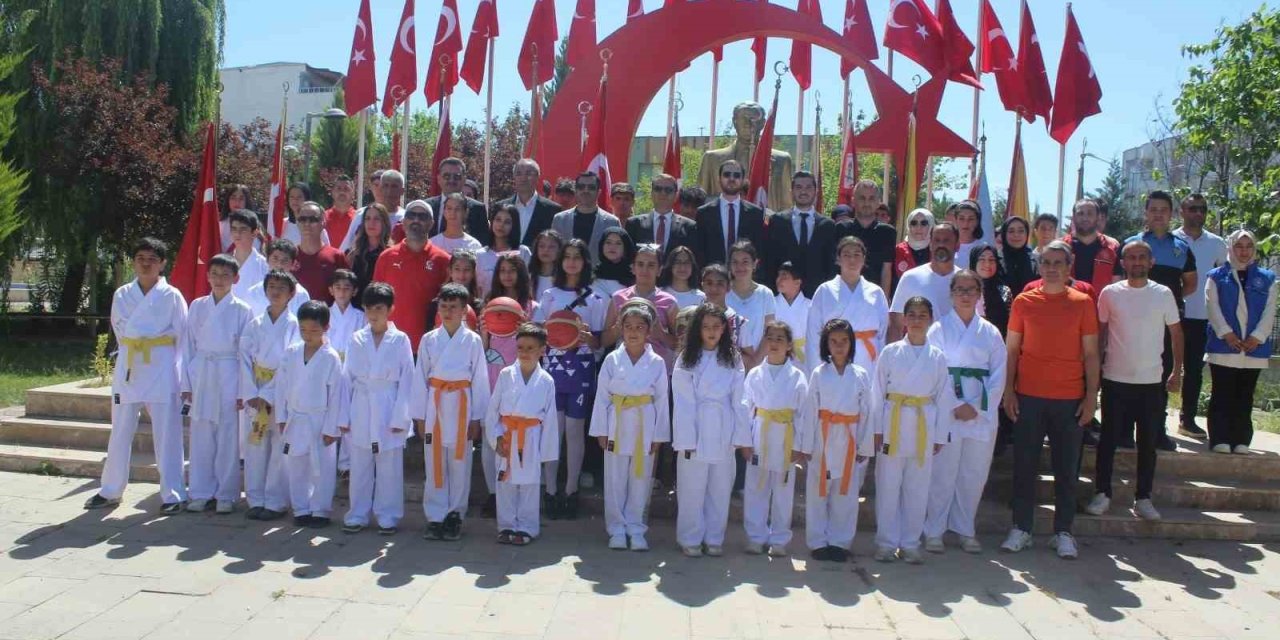 Kahta’da 19 Mayıs coşkusu