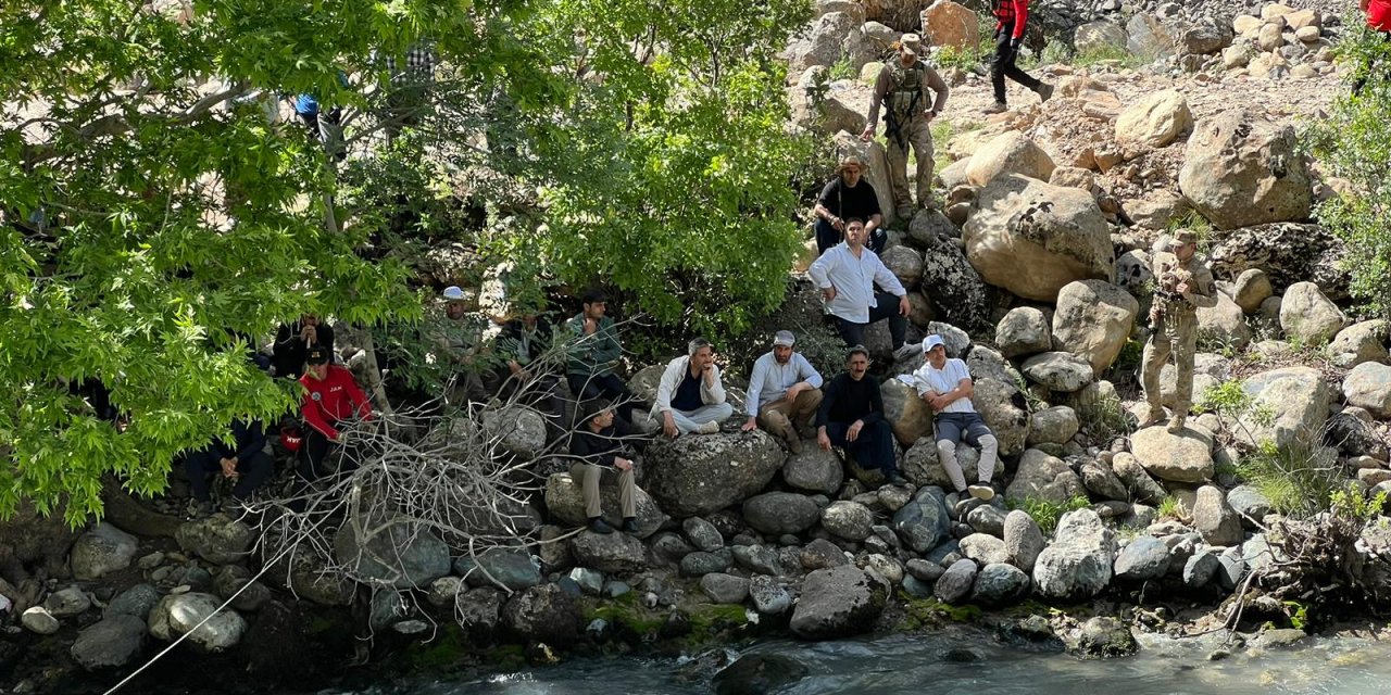 Avaşin'de kaybolan genç 10’uncu günde de bulunamadı