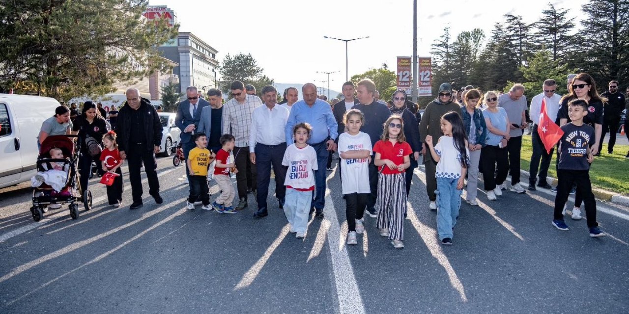 Erzincan’da Gençlik Yürüyüşü düzenlendi