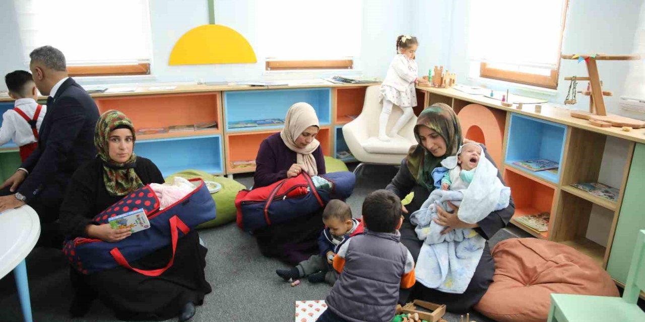 Muradiye’de "İlk Kimliğim, İlk Kitabım" projesi