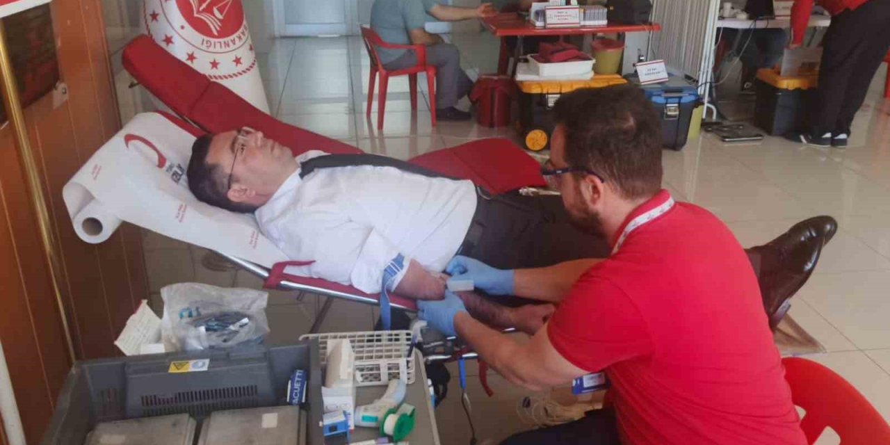 Savcı ve hakimler kan bağışında bulundu