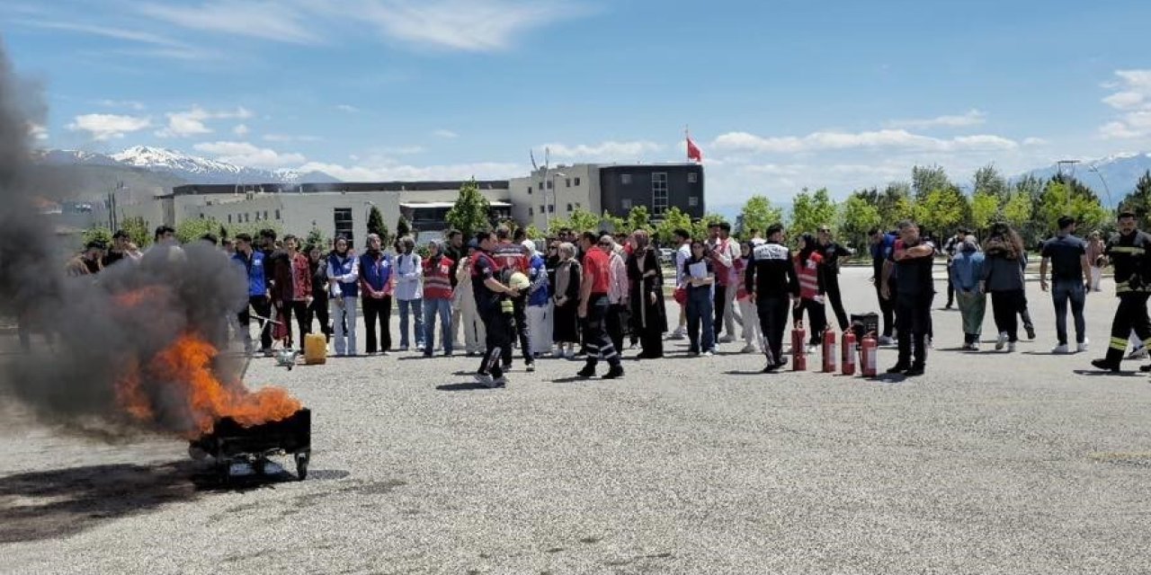 Erzincan'da yangınlara müdahale eğitimi verildi