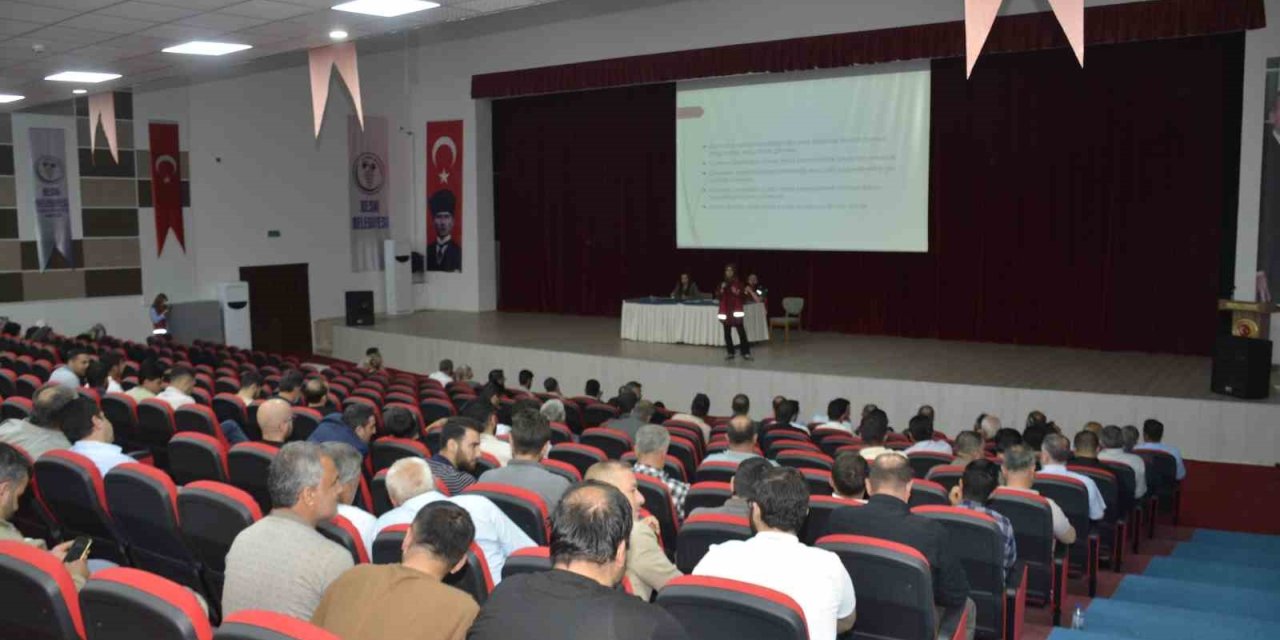 Besni’de sanal kumara karşı farkındalık semineri düzenlendi