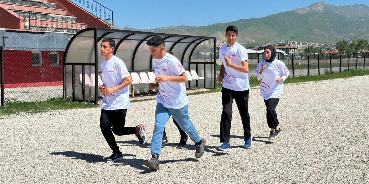 Yüksekova: 'Özel sporcular’ Türkiye şampiyonluğuna hazırlanıyor