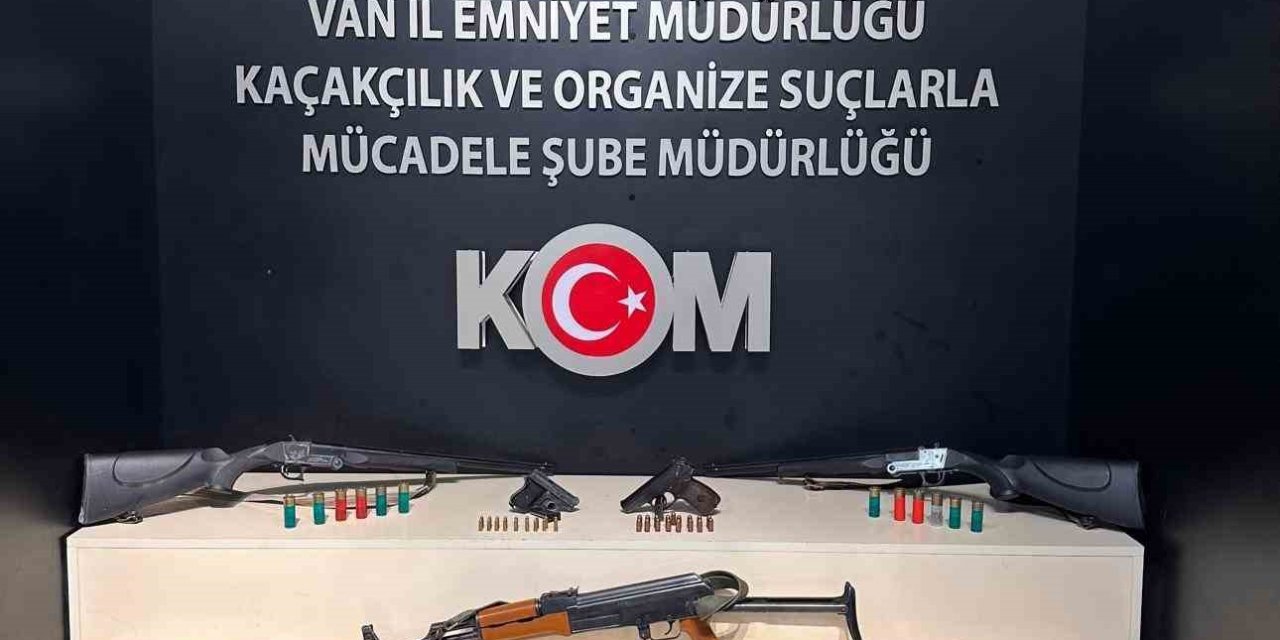 Van'da sosyal medyada silah paylaşımı yapanlara operasyon