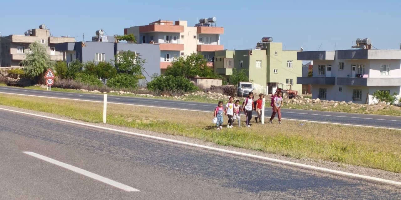 Kurtalan'da öğrencilerin tehlikeli okul yolculuğu