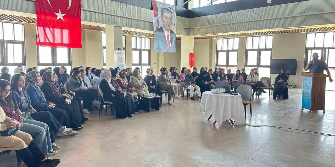 65 ilden 1.600 öğrenci Ahlat’ta tarih ve kültürle buluştu
