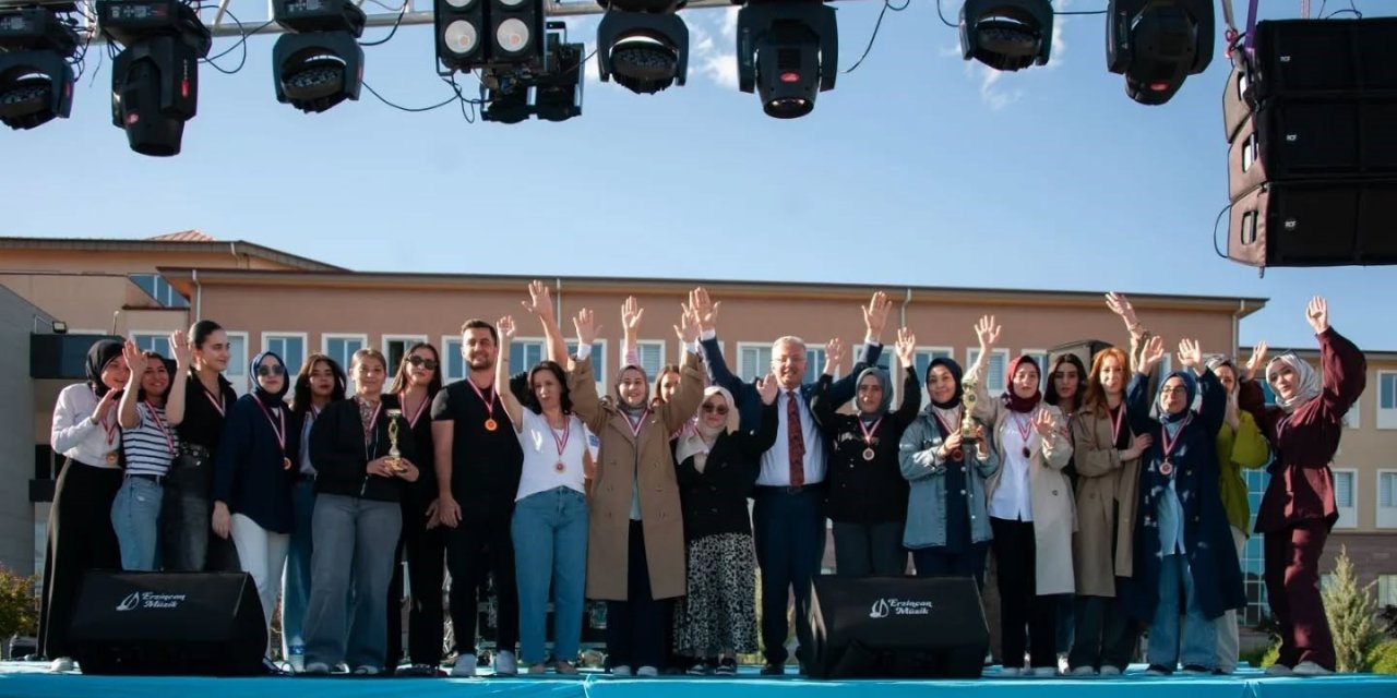 Erzincan Binali Yıldırım Üniversitesi bahar şenliklerinde spor heyecanı yaşandı