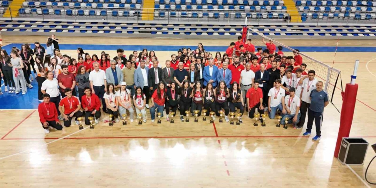 Türkiye Voleybol Federasyonu altyapı müsabakaları sona erdi