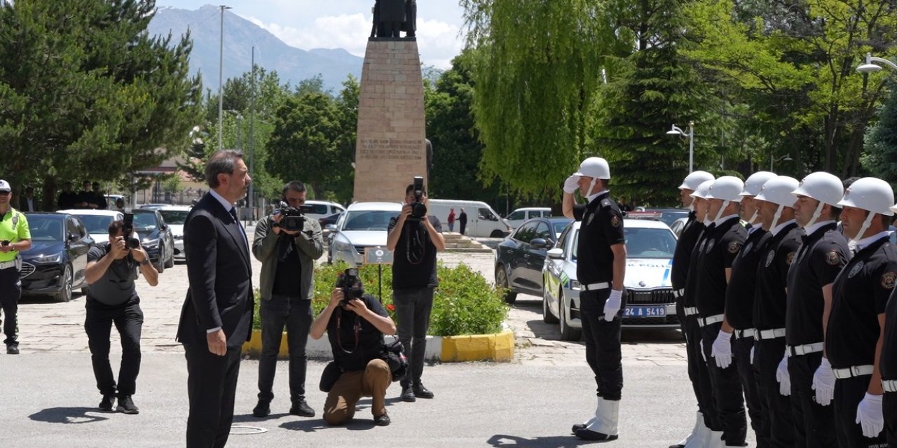 Enerji Bakanı Bayraktar, Erzincan’da incelemelerde bulundu