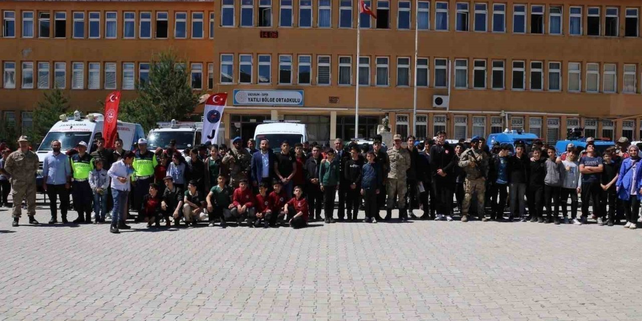 Erzurum İl Jandarma Komutanlığı’ndan çocuklara yönelik etkinlikler