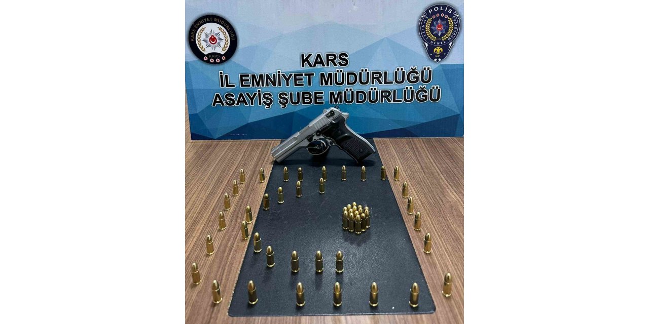 Kars’ta çok sayıda silah ve mühimmat yakalandı