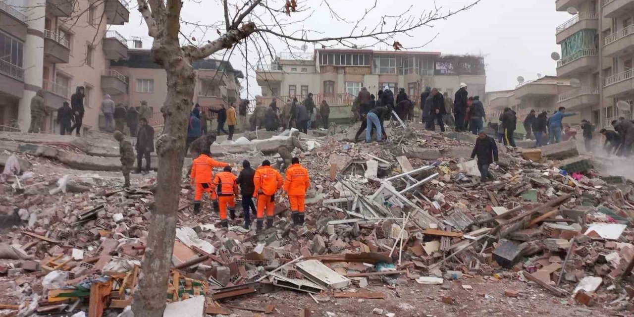 78 kişiye mezar olan Hakimbey Apartmanı davasında savcının araştırma talebi reddedildi