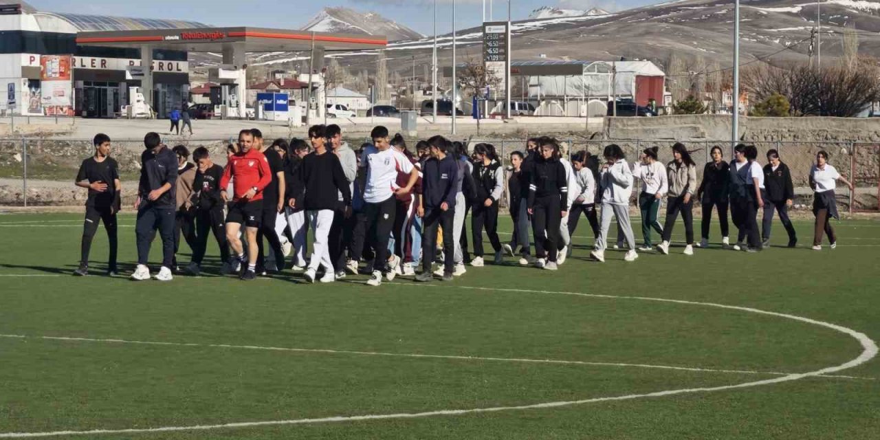 Ağrı’da pmyo hayali kuran gençler sınavlara hazırlanıyor