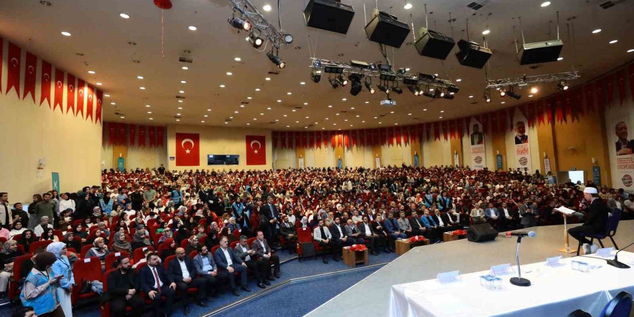 Türkiye Gençlik Vakfı’nın genel kuruluna ilgi