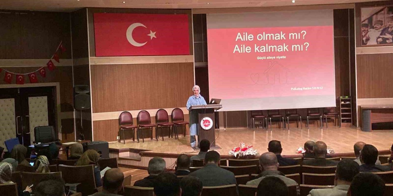 Erzurum Müftülüğü’nden “Aile içi Sağlıklı İletişim” semineri
