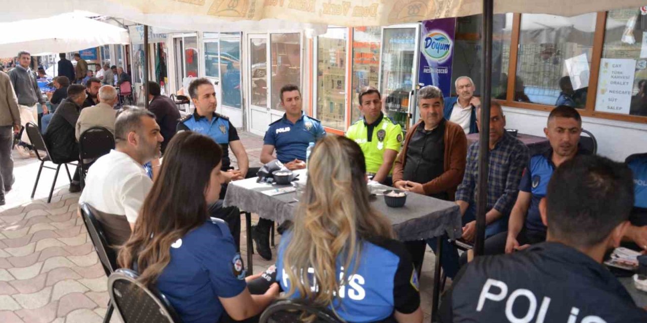 Erzincan polisi Tercan’da bilgilendirme yaptı
