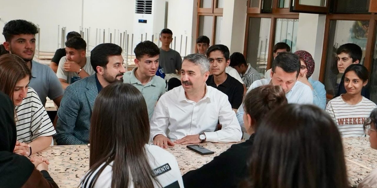Mustafa Alkayış gençlerle söyleşide buluştu
