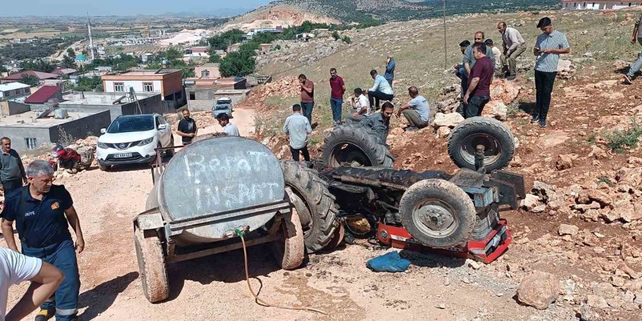 Adıyaman'da devrilen traktörün altında kalarak ağır yaralandı