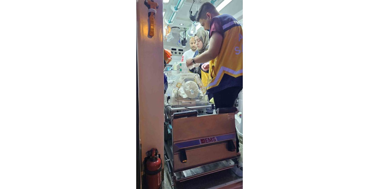 Muş'ta kalp rahatsızlığı olan yenidoğan ambulans uçakla Ankara’ya sevk edildi