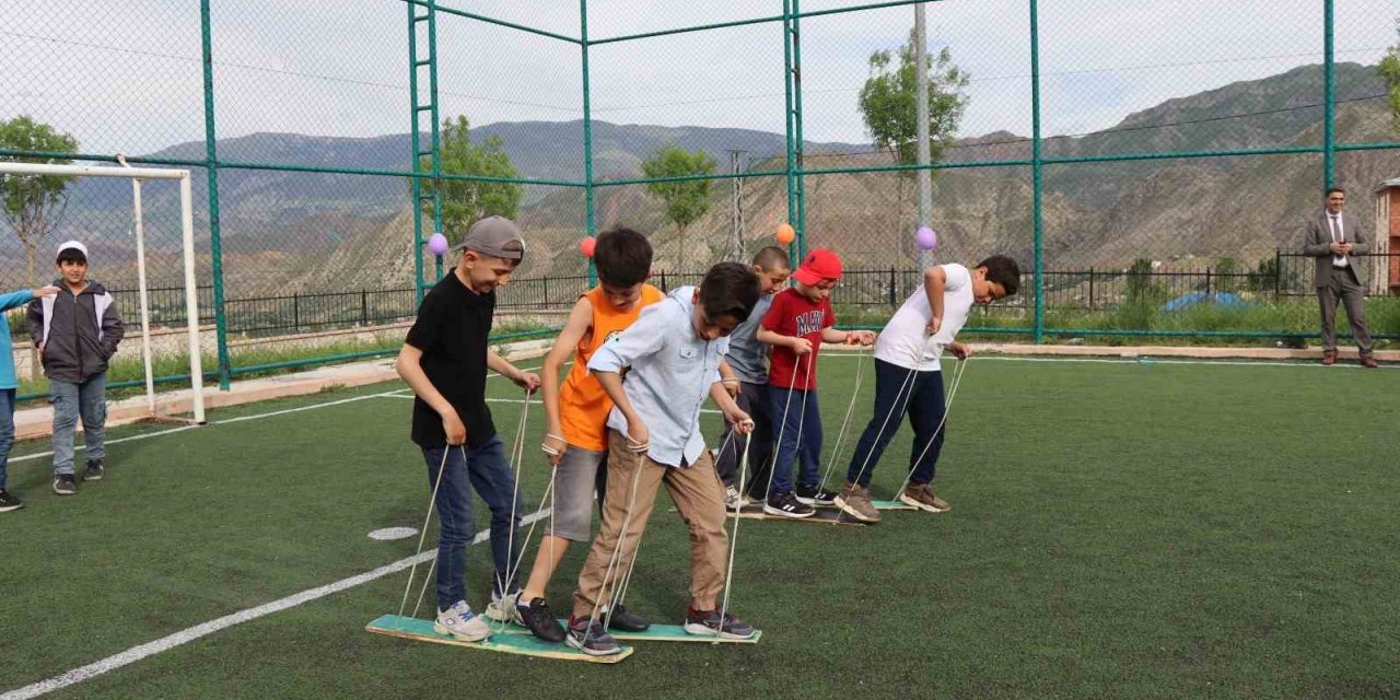 Oltu’da “Ailemle Kitap Okuyorum” etkinliği ilgi gördü