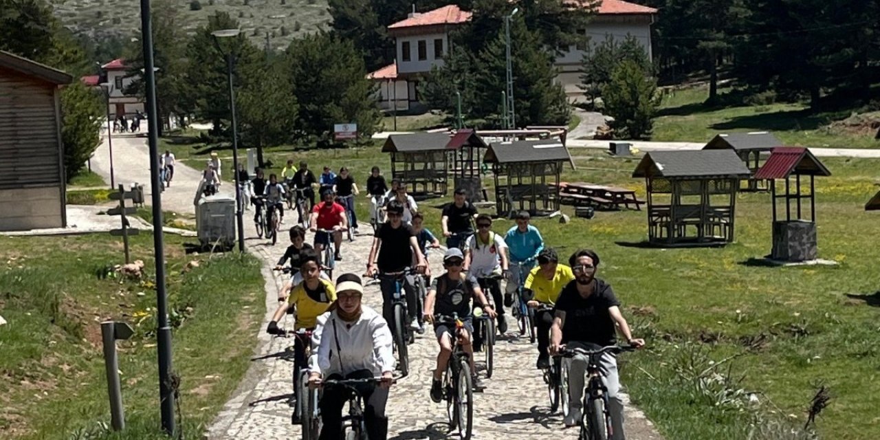 Refahiye’de gençler “Her Pedal Bir Nefes” sloganıyla pedal çevirdi