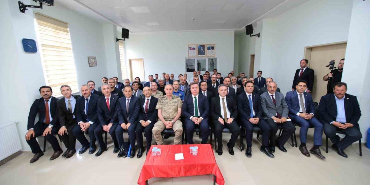 Otlukbeli’de muhtarlar toplantısı yapıldı