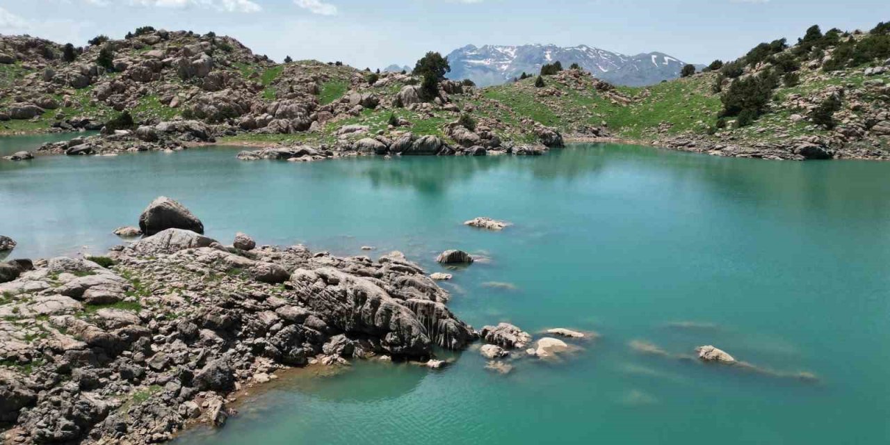 Şırnak’ta 3 bin rakımda bulunan göl havadan görüntülendi