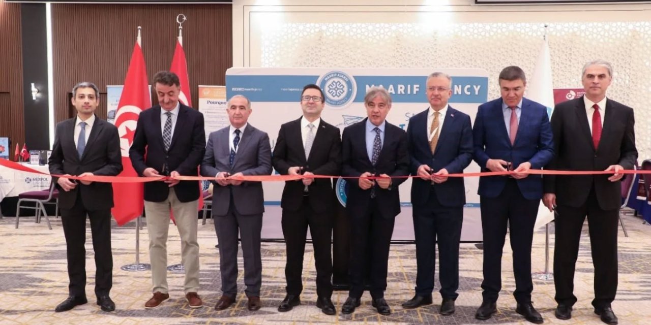 Rektör Levent, Tunus’ta düzenlenen fuara katıldı