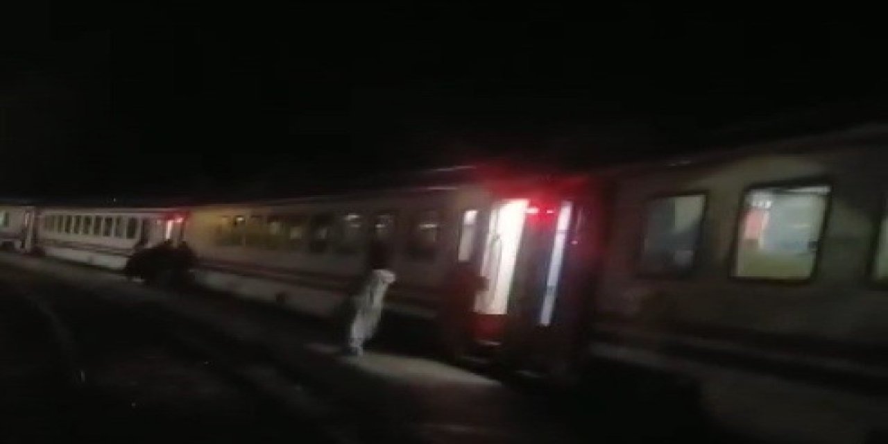 Heyelan nedeniyle Doğu Ekspresi İliç Tren Garında bekletiliyor