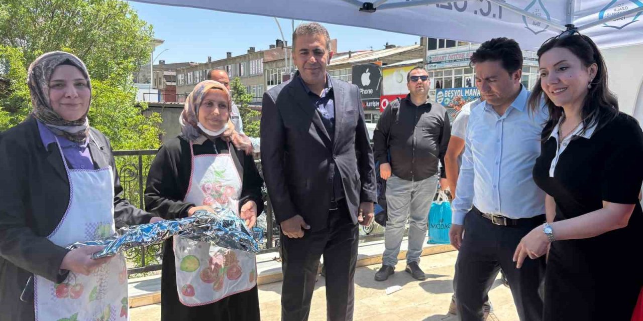Özalp’te kursiyerler arasında yemek yarışması