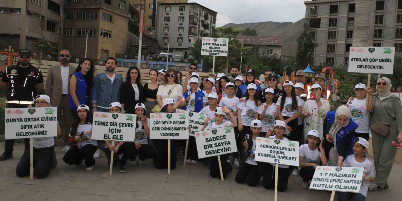 Hakkari’de Dünya Çevre Günü’nde çevre temizliği yapıldı