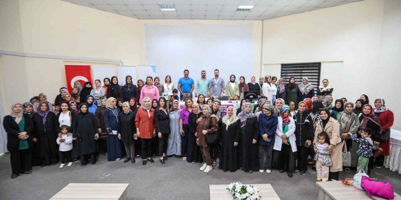 Van’da "Sağlıklı Kadınlar, Sağlıklı Nesiller" semineri gerçekleştirildi