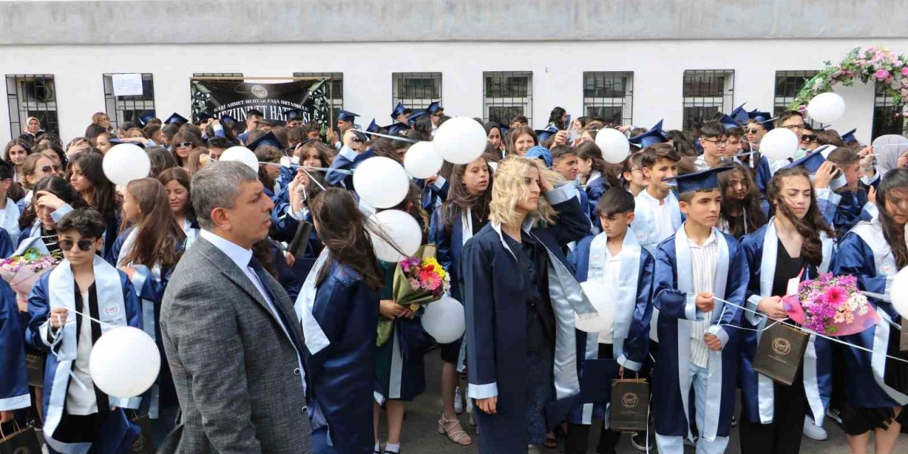Gazze için beyaz balon uçurdular