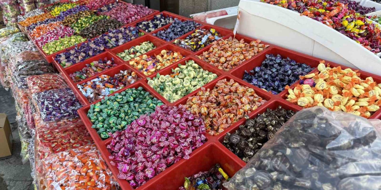 Bayram şekerleri tezgahtaki yerlerini aldı