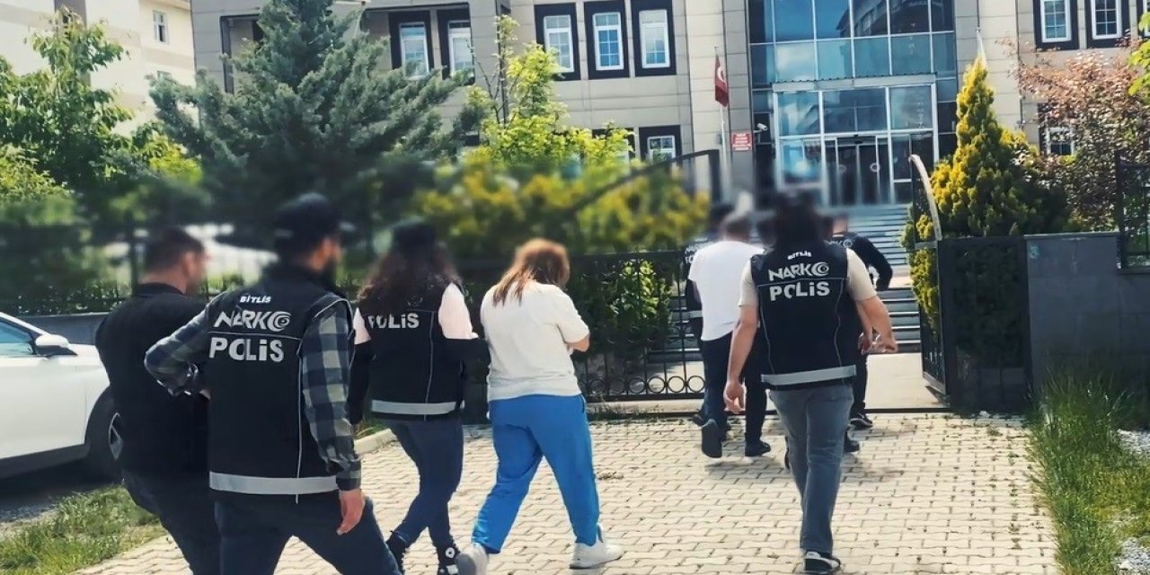 Bitlis'te 4 kilo skunk uyuşturucu madde ele geçirildi