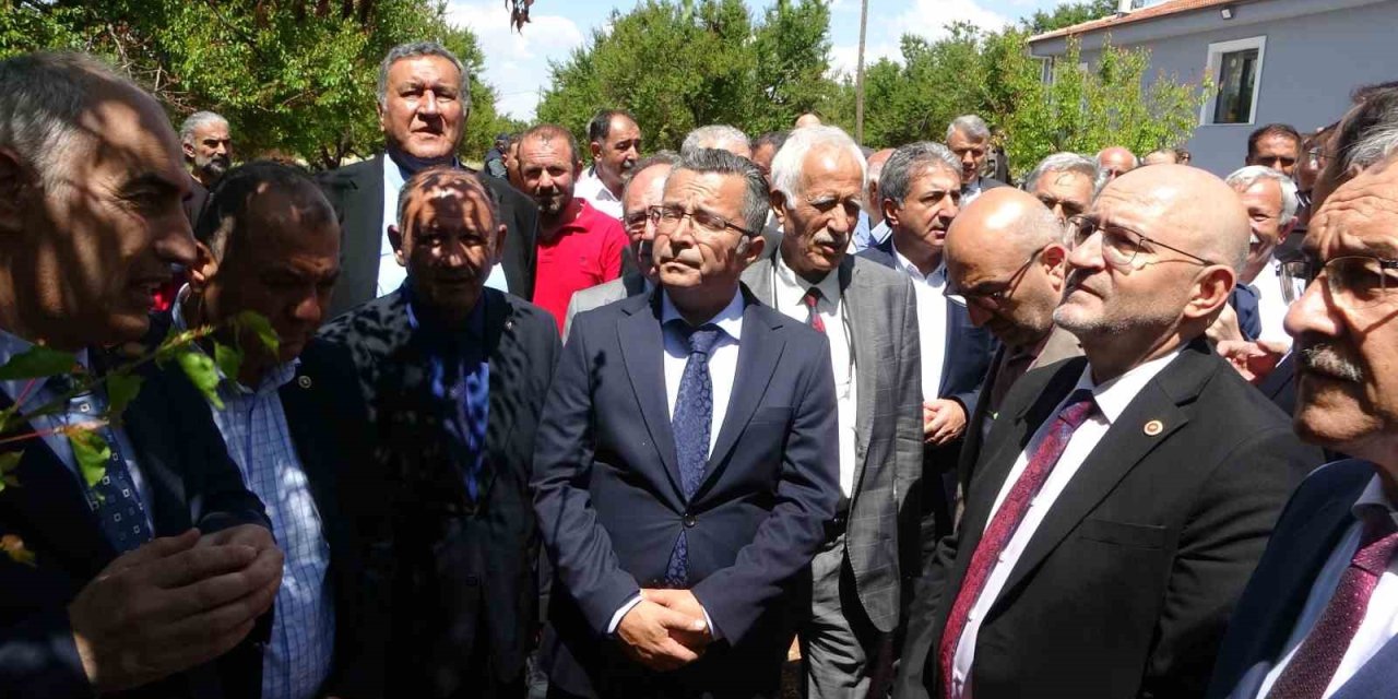 Zirai Don Araştırma Komisyonu kayısı bahçelerinde inceleme yaptı