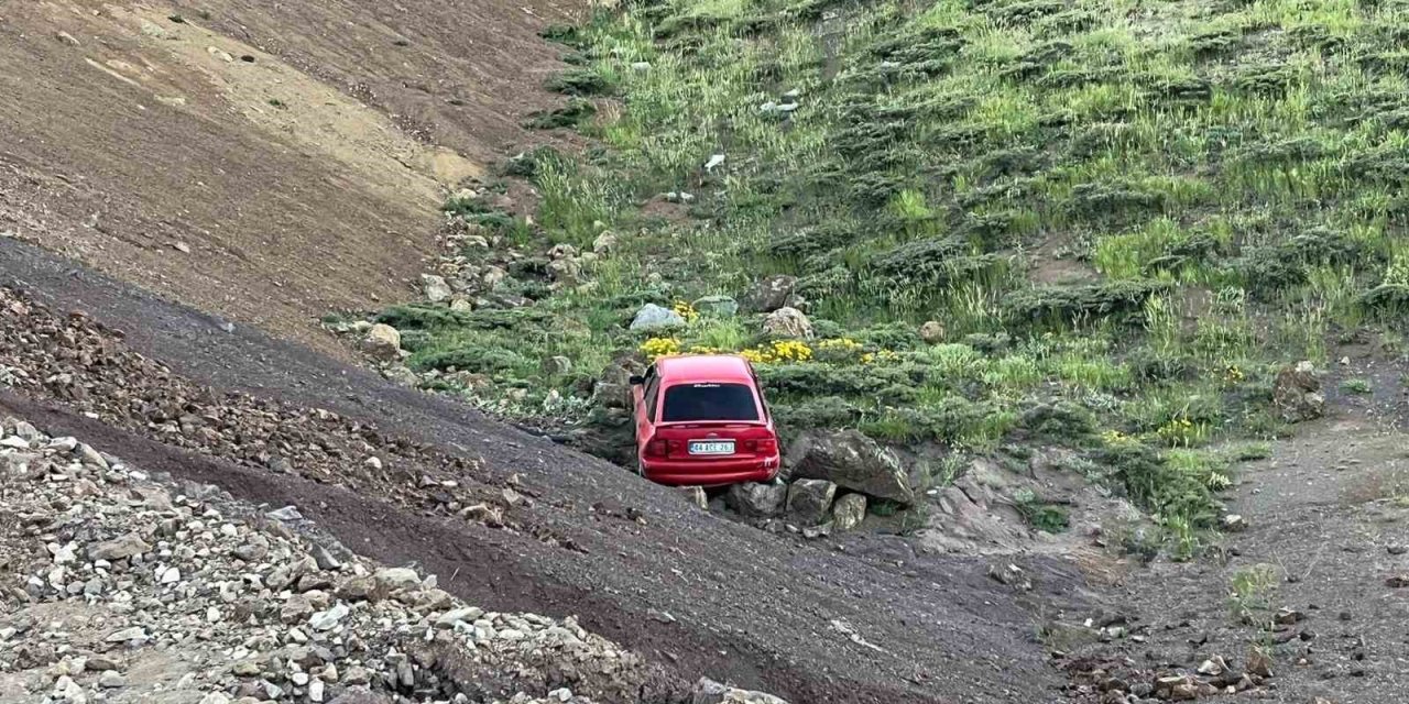 Adıyaman'da otomobil şarampole yuvarlandı: 2’si çocuk 7 yaralı