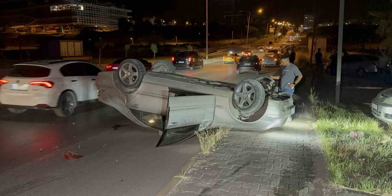 Adıyaman'da otomobil takla attı: 2 yaralı